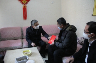 市委常委、副市長(zhǎng)賈剛走訪慰問公司困難職工
