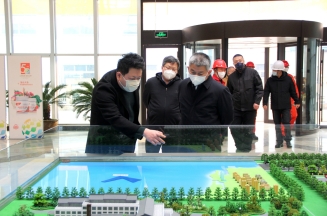 市委常委、副市長(zhǎng)賈剛一行來潔晶檢查安全生產(chǎn)工作